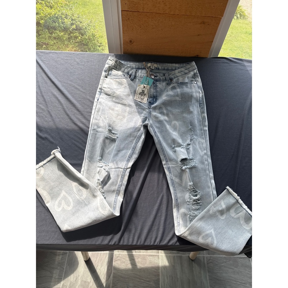 Easel Women Light Wash Heart Print Distressed Ripped Raw Hem Jeans Size Small